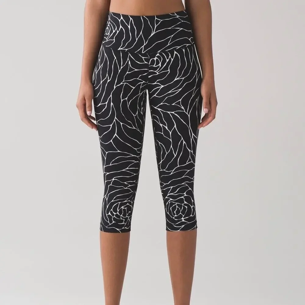 LULULEMON Wunder Under Crop Leggings Radiate Rose Alpine White Black 8